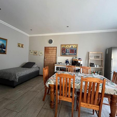 Douwe Cottages Pretoria Exterior photo